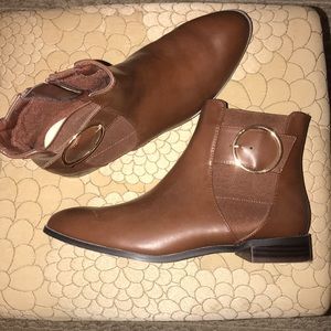 NEW never worn brown ankle booties